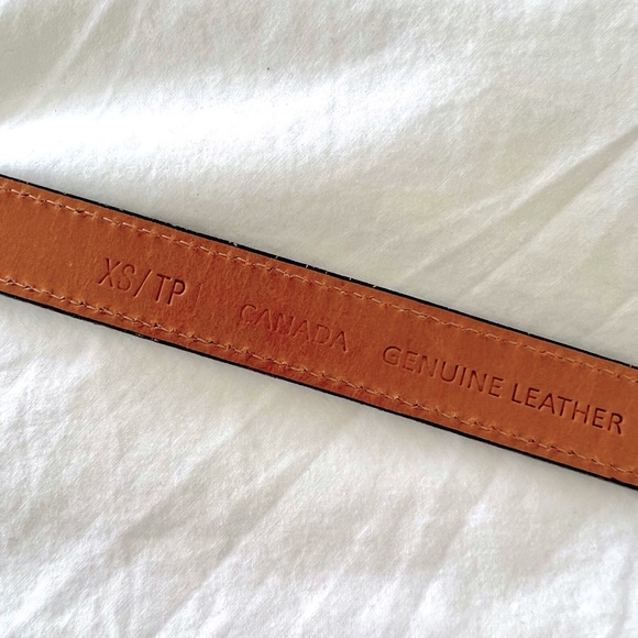 Elie Tahari Mock Snakeskin Genuine Leather Belt - Picture 5 of 5